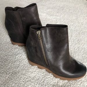 Sorel Zip Up Wedge Chelsea Boot